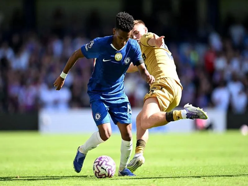 跟队:埃斯特旺参加了切尔西的公开训练,里斯、约恩森缺席